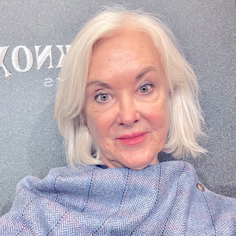 Meet your Posher, Cynthia